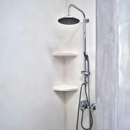 Pine Isterni (Paros)