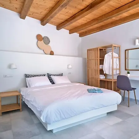 Pine Holiday home Isterni (Paros)