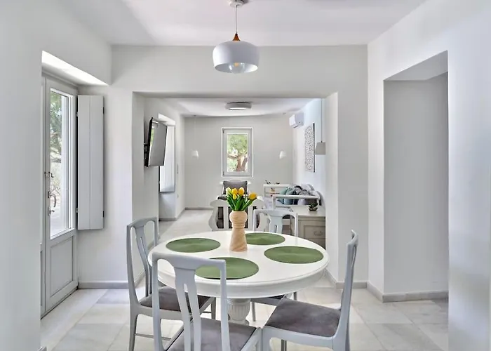 Pine * Isterni (Paros)